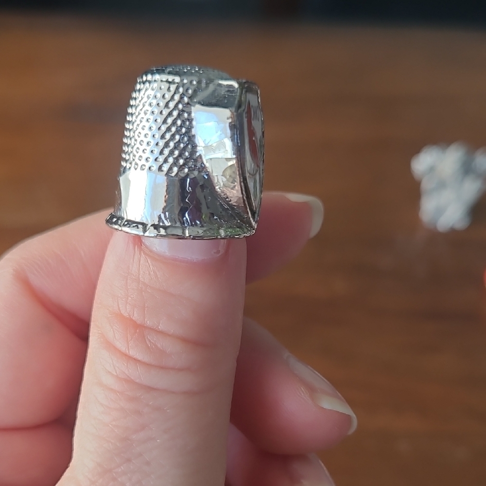 Ohio Cardinal Thimble - Picture 5 of 5